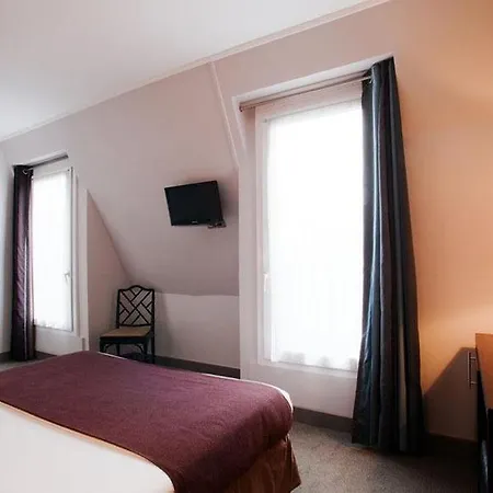 Sophie Germain Hotel 3*
