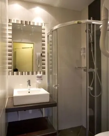 Nouvel Eiffel Hotel 3*