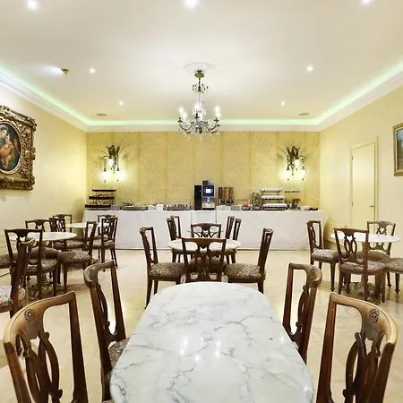 Cecilia Hotel