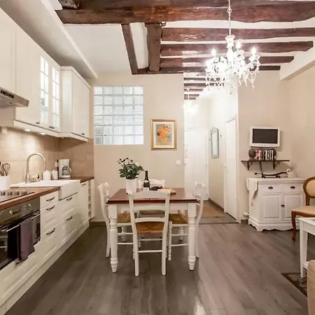 Le Jardin Du Marais Apartment