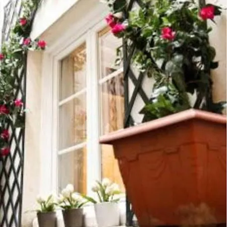 Le Jardin Du Marais Apartment