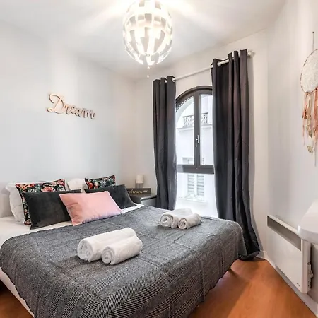 Sweet Apartment Paris