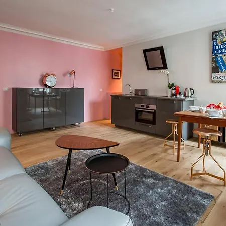 Apartment Spacious And Charming 2 Bedroom Flat A Madeleine *