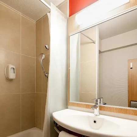 Evry 2 Hotel 2*