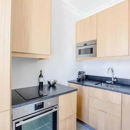 4 People Saint-germain-des-pres - Quartier Latin By Weekome * Paris