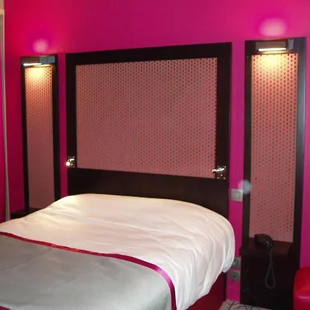 Courcelles Etoile 3*
