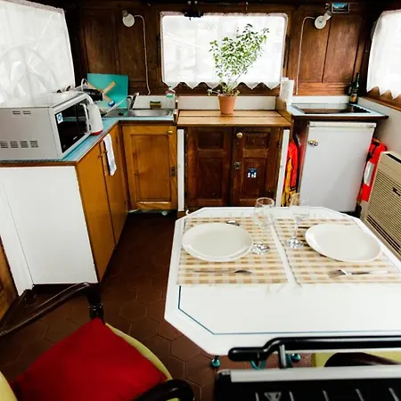 Péniche - Le Nénuphar Bateau-hôtel *