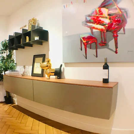Appartement 21a Marechal Foch Avenue Champs-elysees Paris