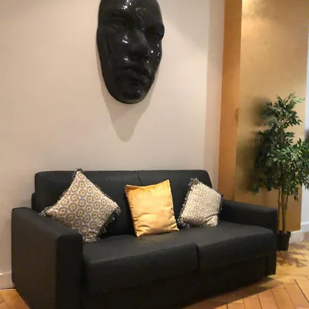 21a Marechal Foch Avenue Champs-elysees *