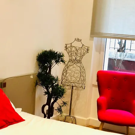 21a Marechal Foch Avenue Champs-elysees Paris