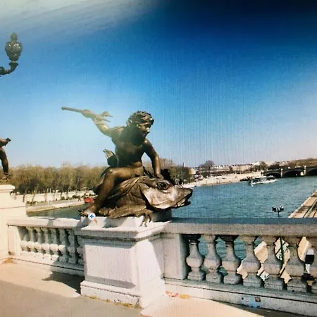 21a Marechal Foch Avenue Champs-elysees * Paris
