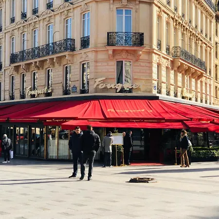 21a Marechal Foch Avenue Champs-elysees * Paris