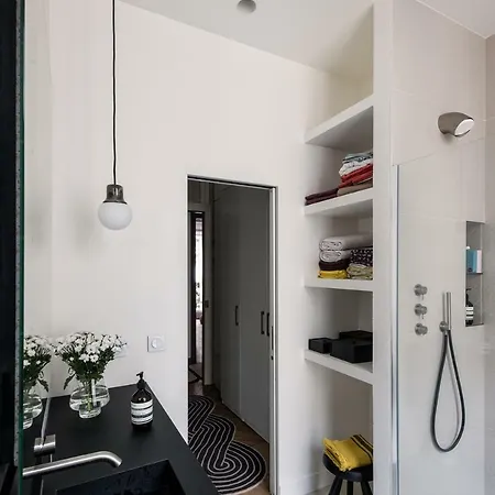 Avenue Pierre 1er De Serbie - Appartement