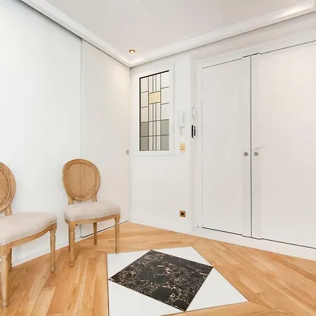 Apartment Luxury Montaigne