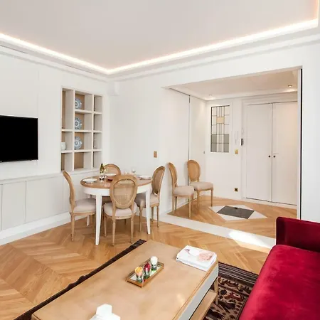 Apartment Luxury Montaigne Paris