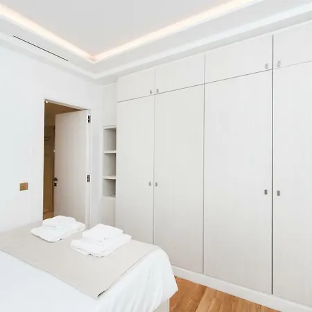 Apartment Luxury Montaigne *