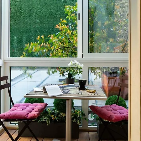 Hotell De La Tour Eiffel 2*