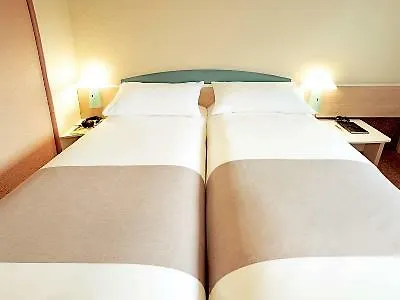 Ibis Montmartre 18ème Hotel Parigi