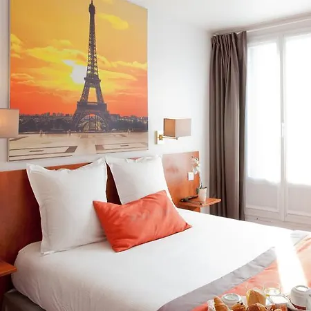 Alyss Saphir Cambronne Eiffel Hotel