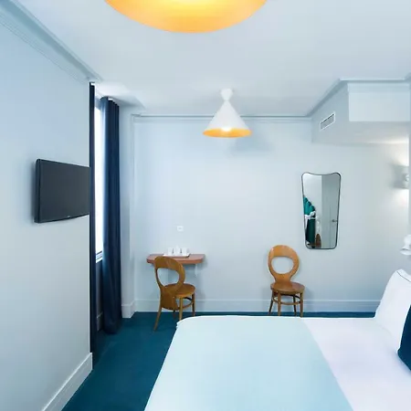 Céleste Batignolles Montmartre Hotel 4*