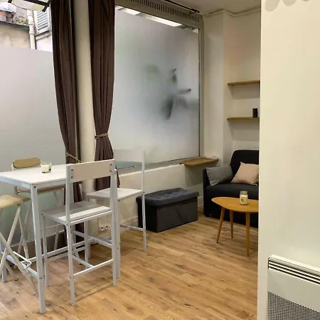 Nice 1 Bedroom Of 26m2 - Lively Area Apartamento