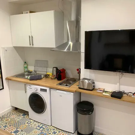 Nice 1 Bedroom Of 26m2 - Lively Area Apartamento *