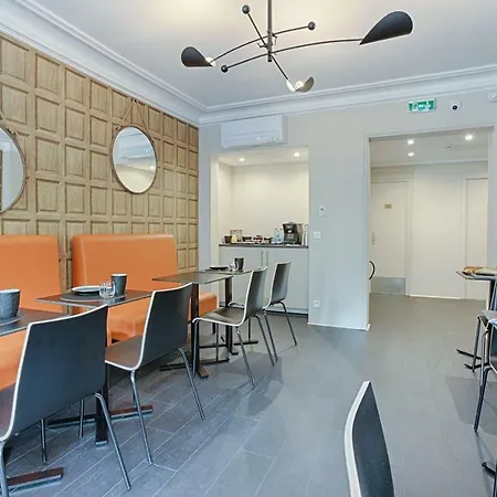 Avama Prony Hotel
