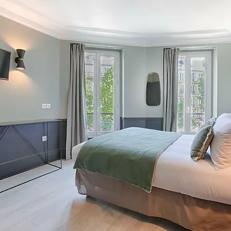 Avama Prony Hotel 3*