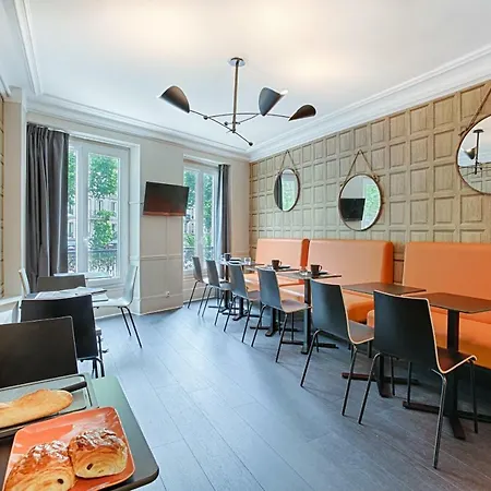 Avama Prony Hotel