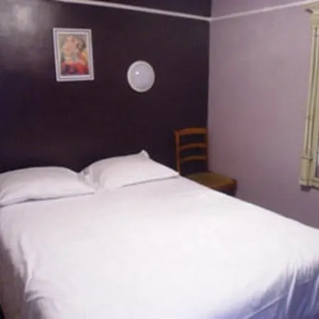 De Lille Louvre Hotel 2*