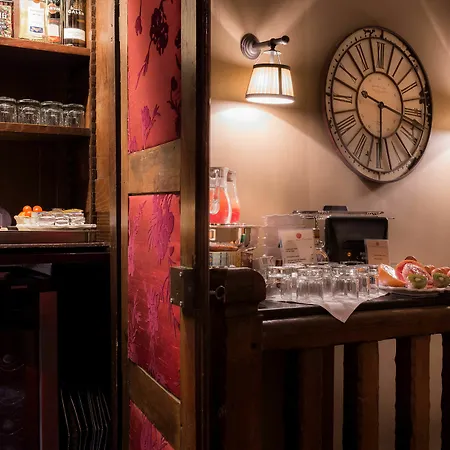 Hotel Odéon Saint Germain 4*