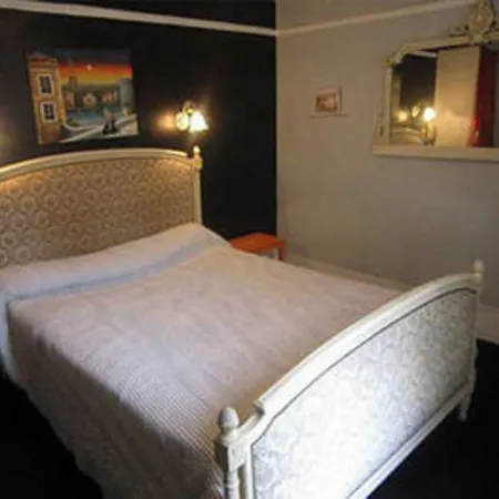 De Lille Louvre Hotel Paris
