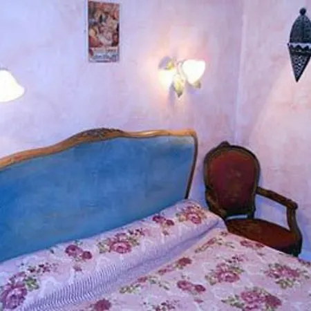 De Lille Louvre Hotel