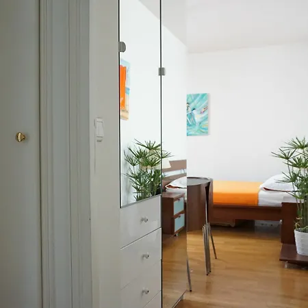 Apartment Madeleine - - 8