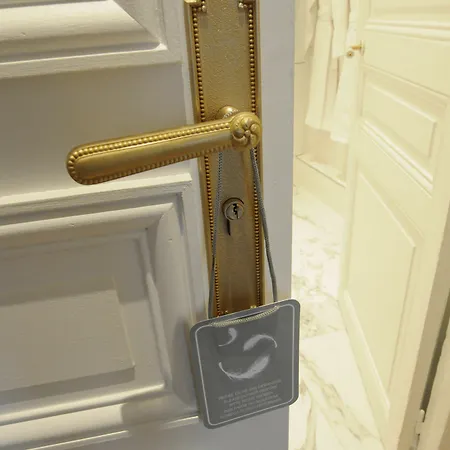 Bed & Breakfast Relais12bis By Eiffel Tower