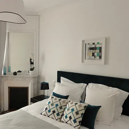Couette-café Relais12bis By Eiffel Tower Paris