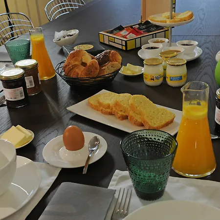 Relais12bis By Eiffel Tower Couette-café
