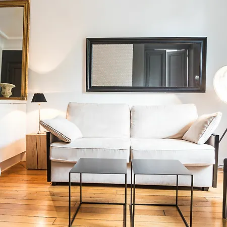 Apartment Habitat Parisien - Drouot Luxe Paris