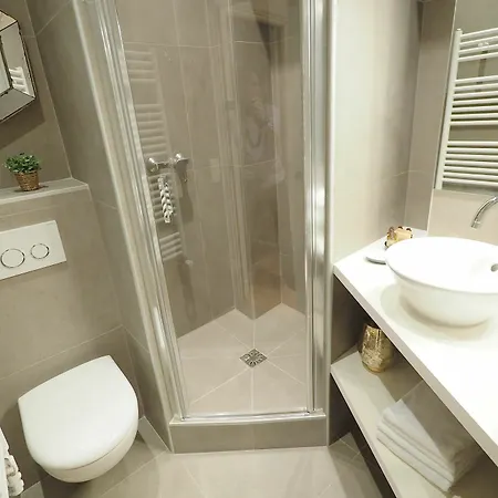 Louvre Opera Design Chicsuites * פריז