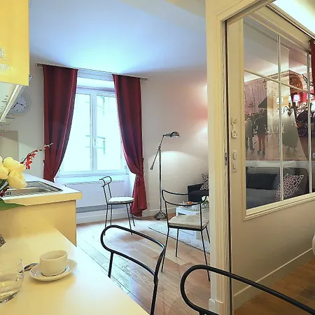 Louvre Opera Design Chicsuites Apartment