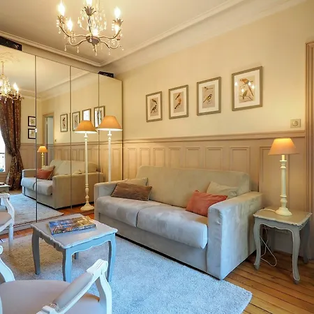 D : Louvre Elegant Bed & Breakfast Paris
