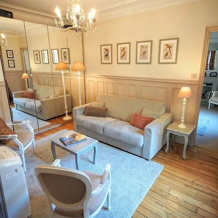D : Louvre Elegant Bed & Breakfast Paris