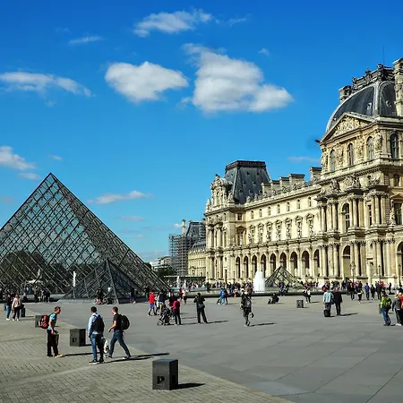 D : Louvre Elegant פריז