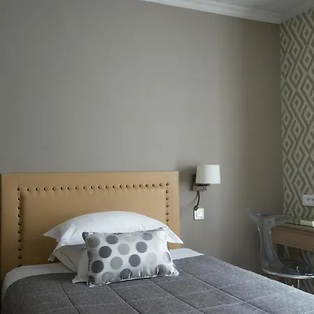 Apollon Montparnasse Hotel 3*