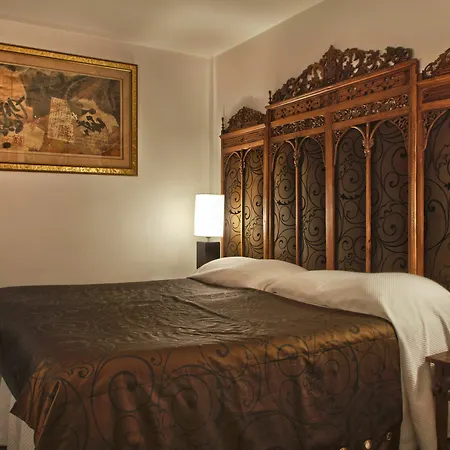 Otel Nicolo - Tour Eiffel Paris