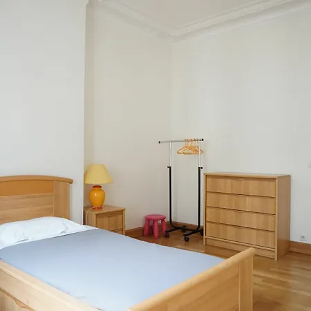 Place Des Etats Unis-5 Pieces-130 M² -paris 16 Apartment *