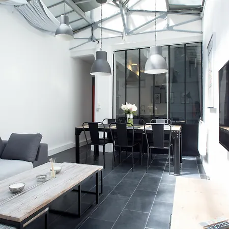 Luxury In - Republique Apartment