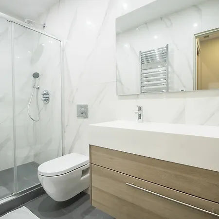 Luxury In - Republique Apartment *