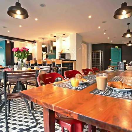 Arty Porte De Versailles By River Hostel
