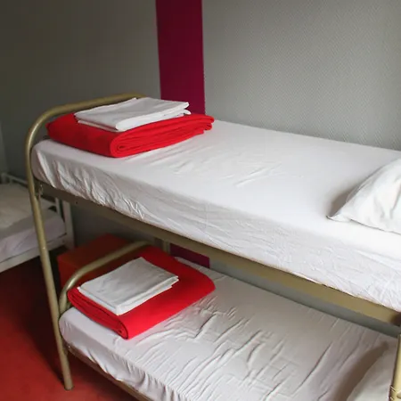 Arty Porte De Versailles By River Hostel